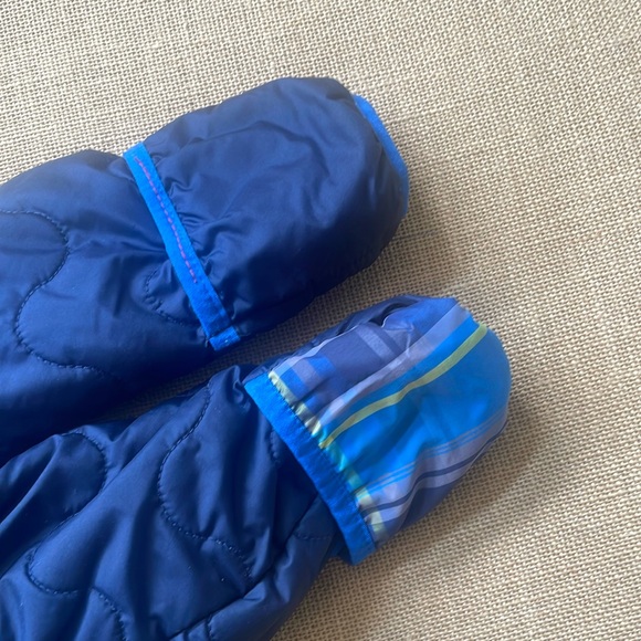 LIKE NEW EUC The North Face reversible insulated jacket, plaid to navy - Picture 5 of 13